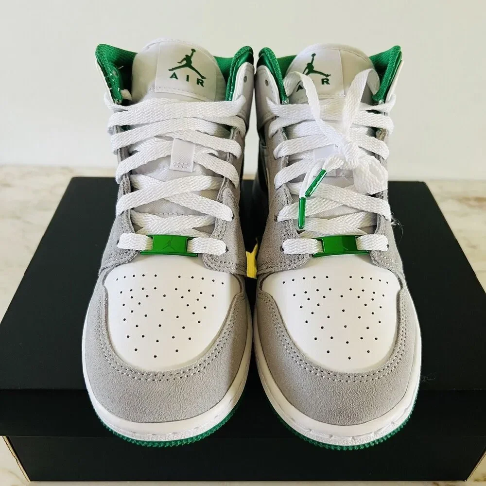 NIKE Air Jordan 1 Mid SE White/Light Smoke Grey/Pine Green - M 5.5 Y (7 W)